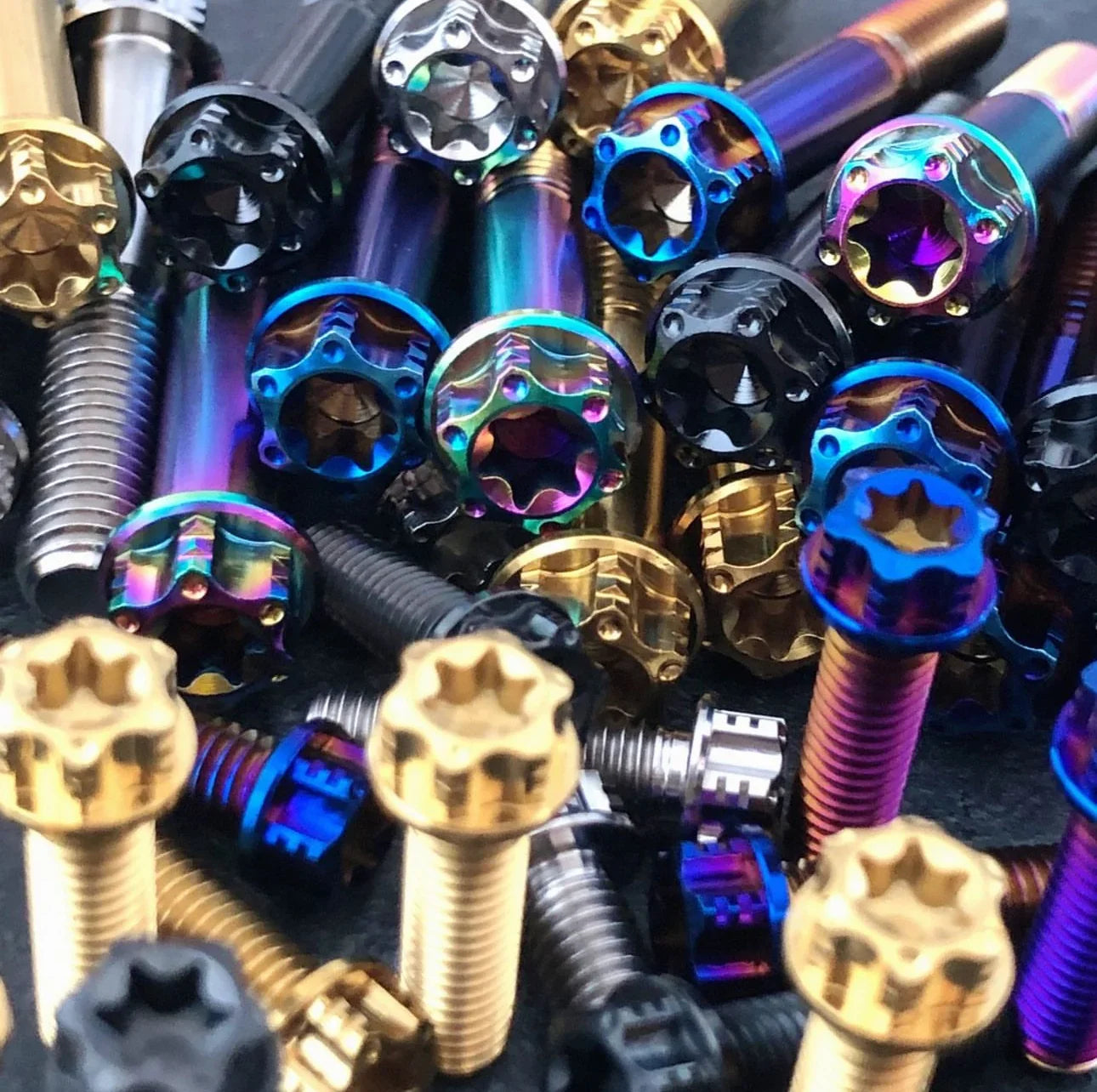 Titanium / Eloxierte Schrauben 🔩 - SMParts