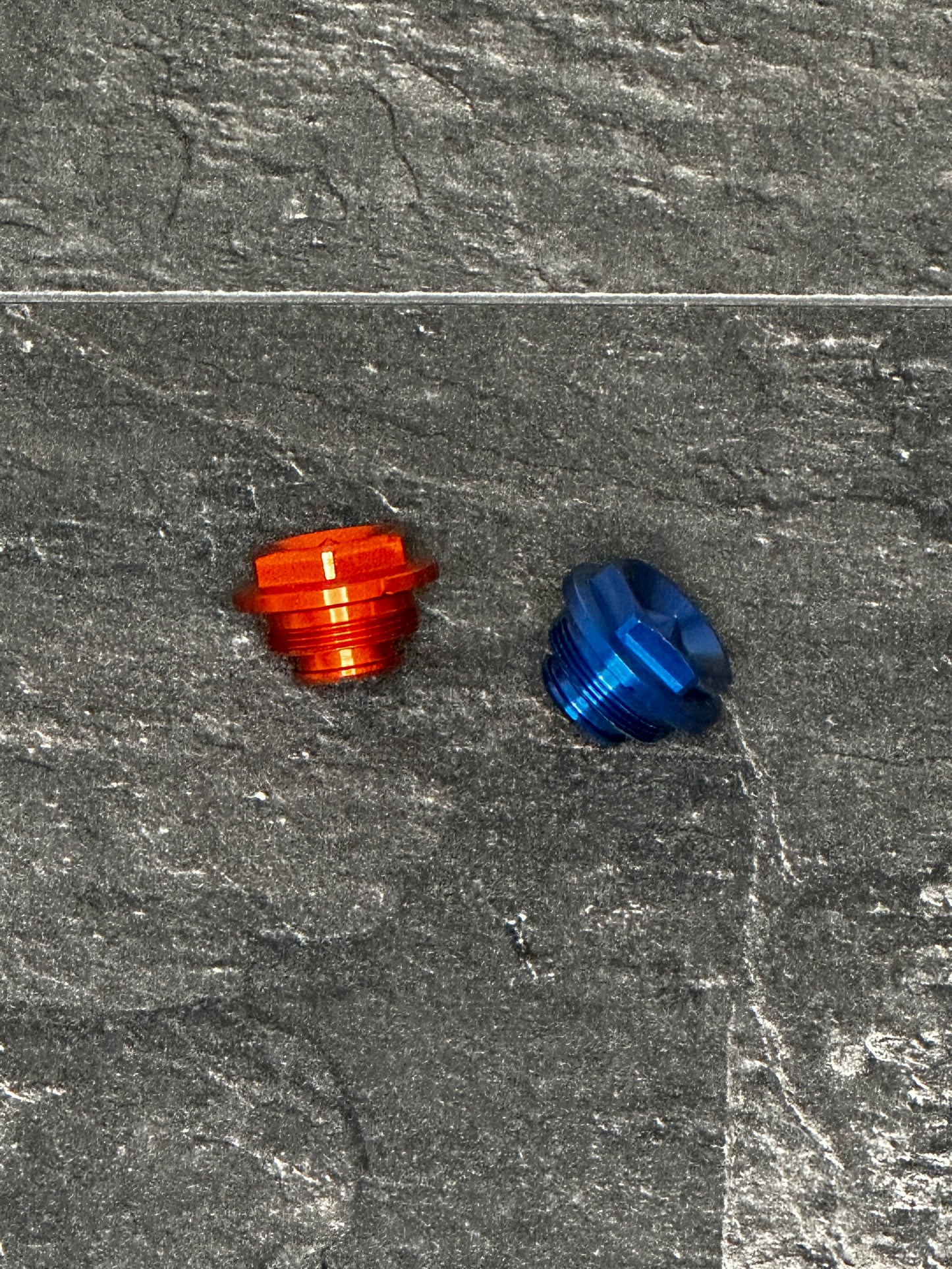 Schraube Bremszylinder hinten