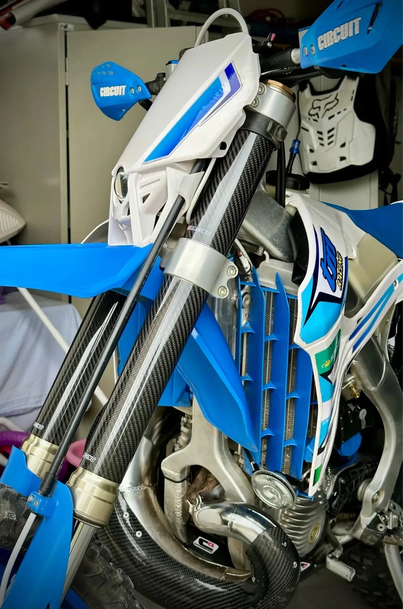 Gabelabdeckung / Gabelschützer ECHT CARBON oben+unten - SMParts