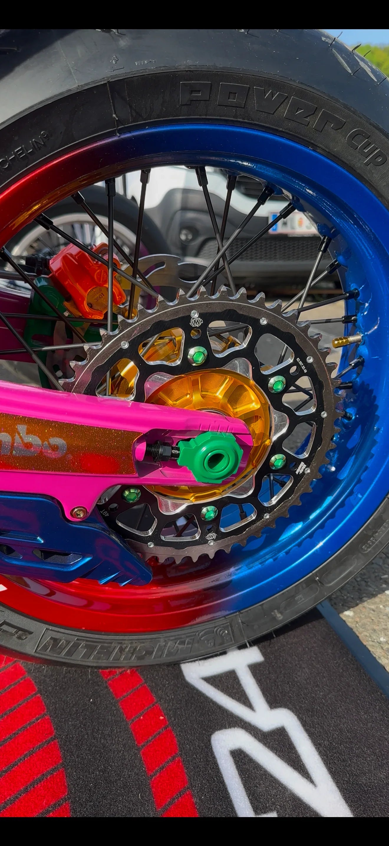 Titanium Kettenrad schrauben m8x30mm + 6x m8 Titan Mutter diverse Farben - SMParts