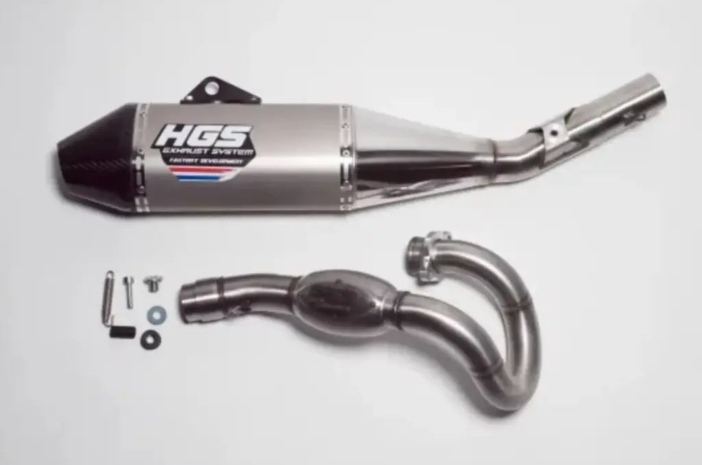 HGS Viertakt-Komplettanlage XF-423 – KTM SX-F 450 / Husqvarna FC 450 2023–2026 – Edelstahl-Rohr / Carbon-Endkappe / Grau