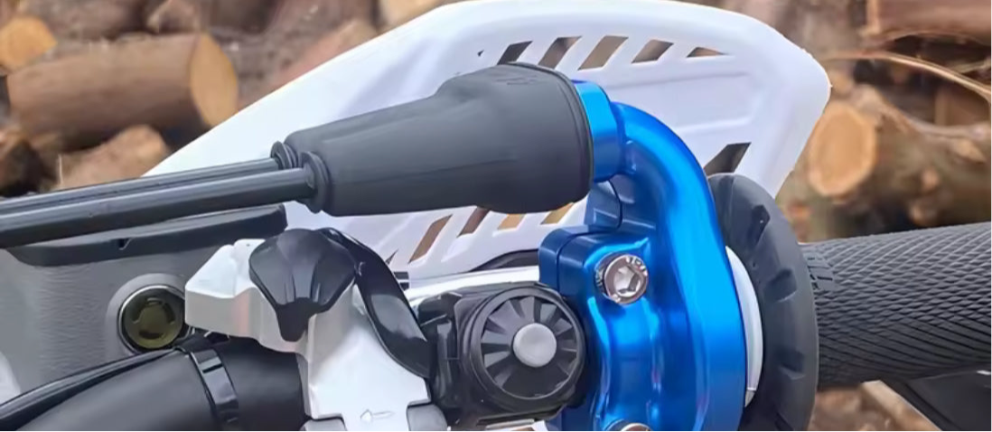 Throttle body / throttle cable cover