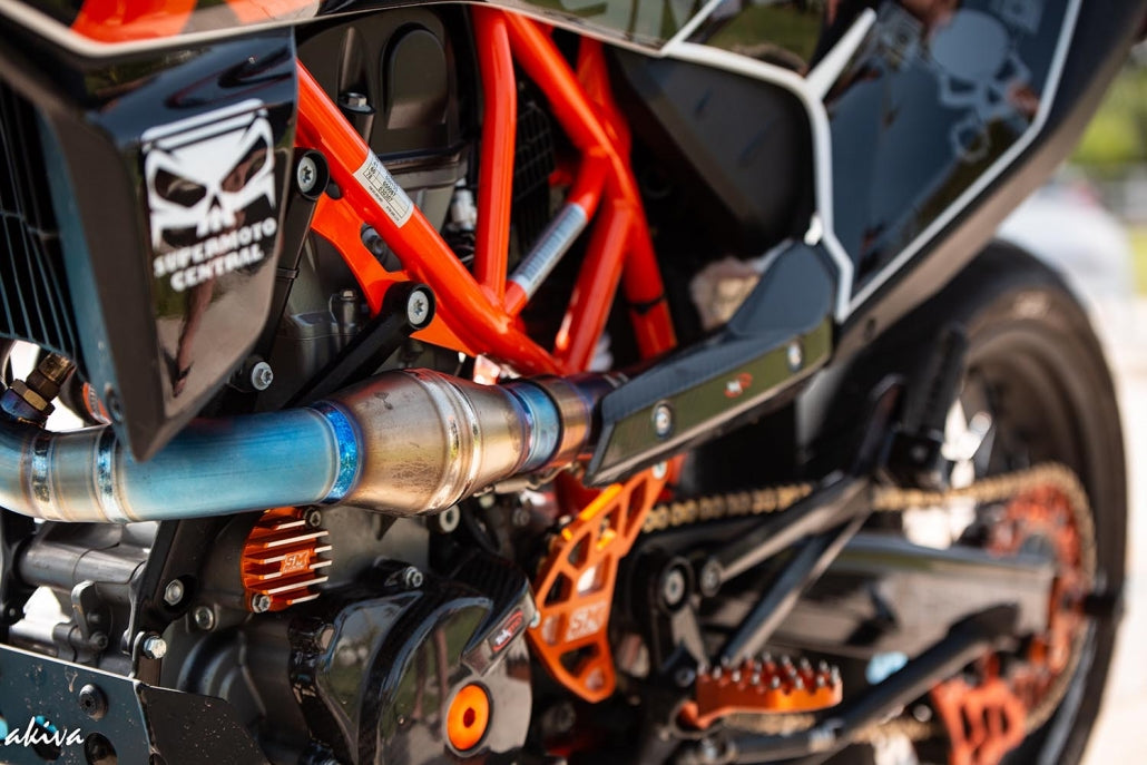 SM Project Ölfilterdeckel mit Kühlrippen – links KTM 690 / Husqvarna 701 / GasGas 700