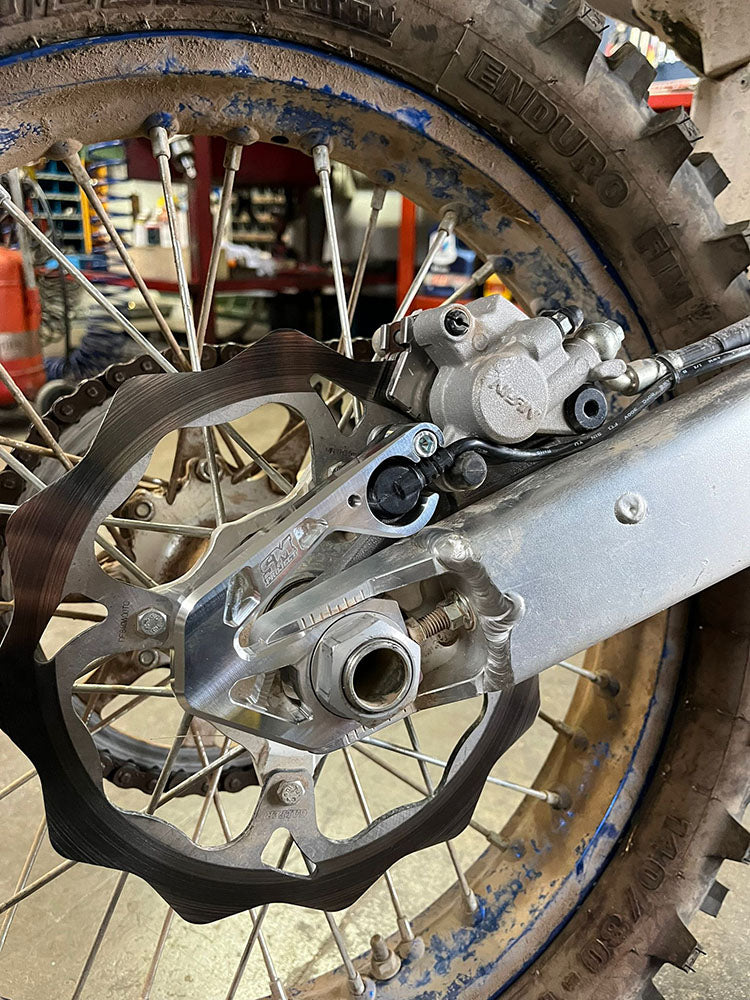 SM Project Bremssattelhalter-Fixierung mit Sensorschutz TM Racing – Blau
